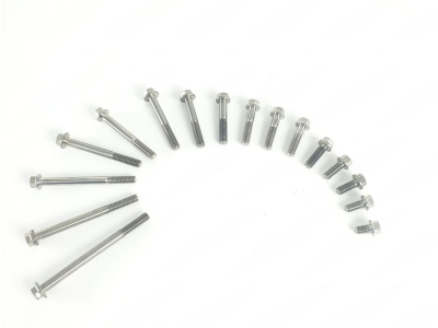 Titan Schraube M6x28